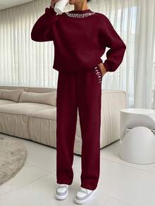 EURMUSE Conjunto informal holgado de sudadera de manga larga con cuello redondo y hombros caídos con decoración de rhinestones y pantalones para mujer - Burdeos - Ver 5