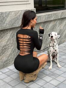 Muchica 女士时尚性感极简纯色深V领露背长袖修身迷你连衣裙