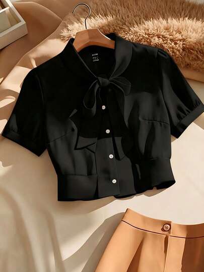 Franclia Fashionable New Niche Bow-Tie Button-Down Short-Sleeved Versatile Women's Shirt, Women's Shirt, Women's Tie-Up Style, Summer Outfit, Women's Spring/Summer Shirt, Women's Sexy Shirt, Short-Sleeved Top, Spring Clothing, Summer Outfit, Women's Black Shirtgraduation Season Attire, Fashionable Casual Commuter Wear, Business Office Wear, Versatile And Stylish Everyday Casual Wear, Urban Teacher's Professional Attire