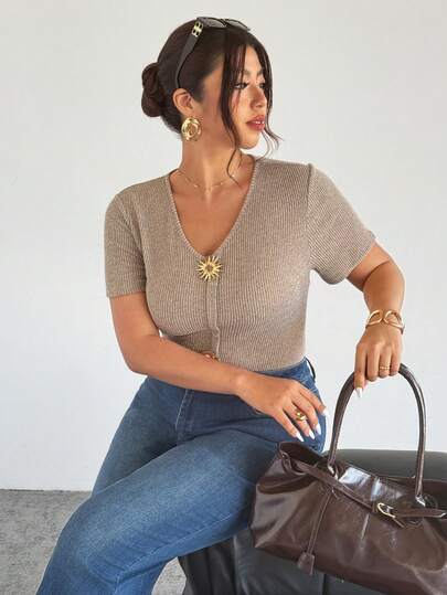 Firerie Plus Size Women's V-Neck Asymmetric Metal Buckle Decor Long Sleeve T-Shirt Top, Ribbed High Stretch Brushed Fabric Top, Metal Buckle Embellished V-Neck Top, Comfortable Stretchy Material, Suitable For Spring, Autumn & Winter, Elegant, Commuter, Casual, Daily, Minimalist Ribbed Top Knit Top Women Knitted Top Light Brown Top Summer Tops Women Knit Tops Spring/Summer Casual Vacation Top Outfits For Women Knit Tops For Women