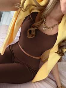 CovetEZ 棕色针织休闲女式长袖拉链外套、短款背心和打底裤套装 - 棕色 - 查看 3