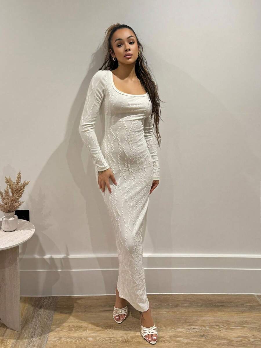 RebeccaVibe 秋冬圆领粗针织杏色长袖连衣裙 - 米色 - 查看 1