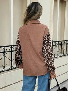 Siren Gaze Damen-Shirt mit Leopardenmuster, Patchwork-Design, überschnittenen Schultern, langen Ärmeln, einreihiger Knopfleiste, Tasche, lässiger Passform - Braun - Übersicht 2