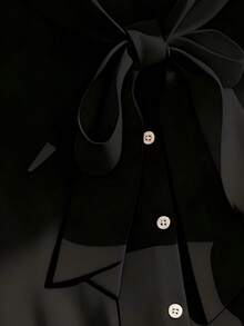 Franclia 时尚蝴蝶结纽扣装饰短袖百搭女式衬衫 - 黑色 - 查看 3