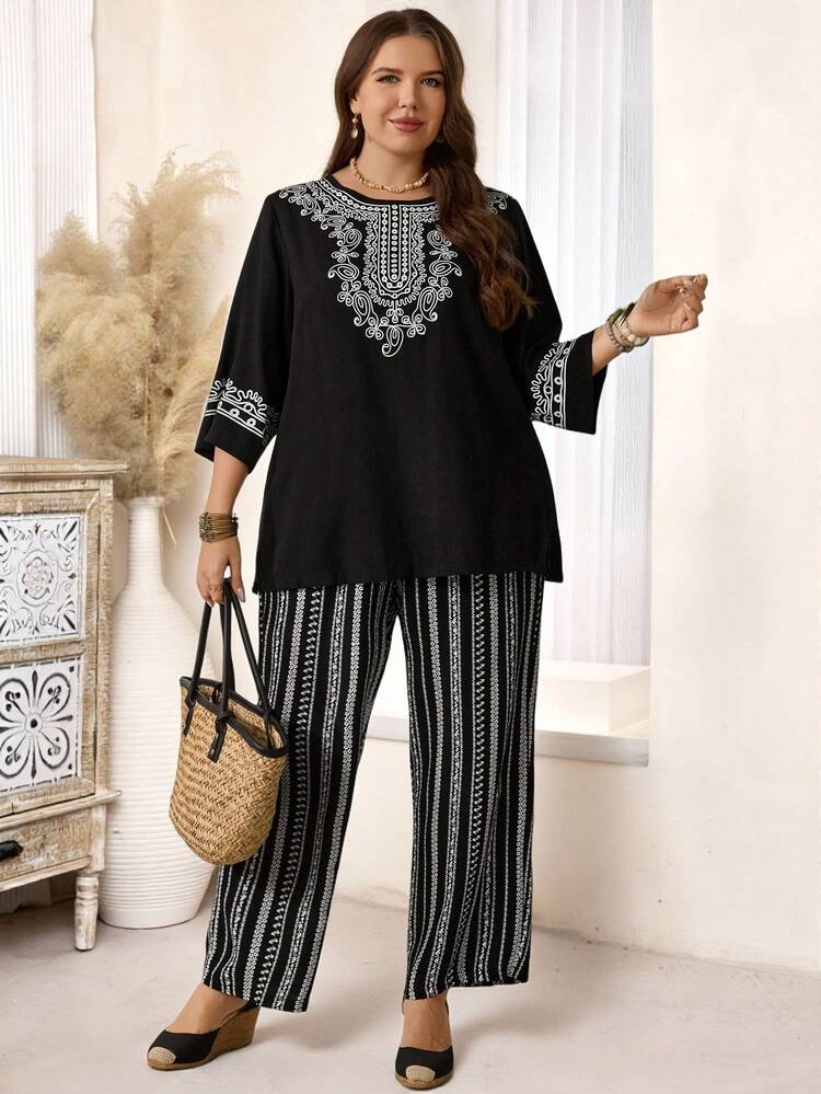 2pcs Plus Size Women Fall/Early Spring Casual Fashion Vacation Paisley Print Black Round Neck 3/4 Sleeve Side Slit Shirt And Striped Pants Two Pieces Set With Pockets,Going Out Outfits,2026 New Clothes,Simple And Fashionable For Everyday Wear,Vacation Outfits Women ,Holiday Outfits For Women,Spring Outfit Women,Valentine's Day ,Valentine Outfits For Women