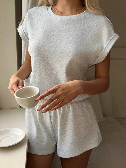 CovetEZ 2pcs/Set Women's Casual Grey Short Sleeve T-Shirt & Shorts