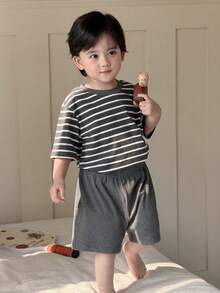 DAZY 2件組男嬰條紋圓領短袖上衣與短褲睡衣套裝 春季幼兒 - 黑與白 - 查看 4