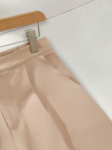 Franclia This Women's Casual Round Neck T-Shirt With Contrasting Trim And Pearl Buttons, Paired With Solid-Color Casual Suit Trousers, Is A Two-Piece Set Suitable For Everyday Wear, A French Style, And Commuting. It's A Summer Set, Women's Summer Outfit, Summer Top, Spring Outfit, Spring Break Outfit, And Spring Clothing. - Apricot - View 4