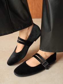 Rosivie Women Casual Versatile Commute Simple Buckle Flats Valentine's Day - Black - View 2