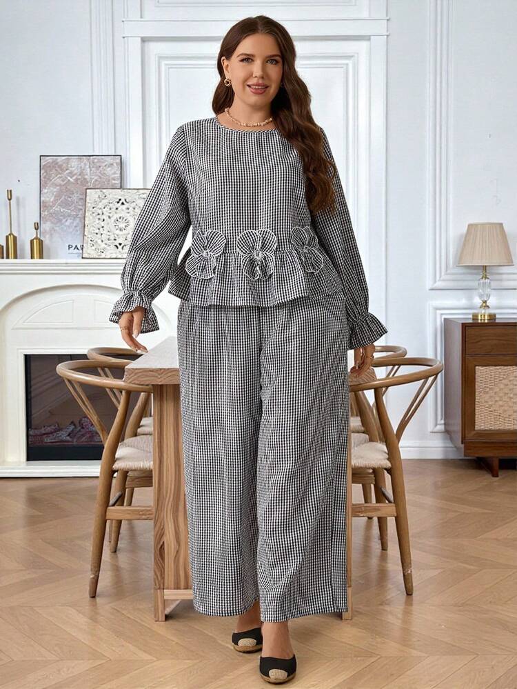 2pcs Plus Size Women Fall/Early Spring Casual Fashion Vacation  Plaid Round Neck Long Sleeve Floral Decor Shirt And Pants 2 Piece Set With Pockets,Going Out Outfits,2026 New Clothes,Simple And Fashionable For Everyday Wear,2025 New ,Spring  Outfits For Women, Blouse And Pants Set, Co Ords Sets Women, Modest Two Piece Set, Curve Pants Set, Top And Pants Set,Vacation Outfits Women ,Holiday Outfits For Women,Spring Outfit Women,Valentine's Day ,Valentine Outfits For Women