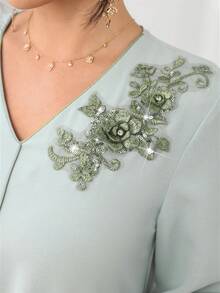 Al Najma Solid Color V-Neck Contrast Splice Decor Embroidered Loose Elegant Everyday Dress - Mint Green - View 7
