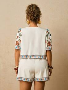 Travachic 大码女式碎花两件套，前系蝴蝶结上衣搭配宽松短裤，浪漫春日旅行约会装扮 - 彩色 - 查看 2