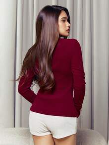 Criza Taa 罗纹纽扣长袖圆领上衣，休闲度假机场出行秋冬圣诞节优雅假日派对必备 - 酒紅色 - 查看 4