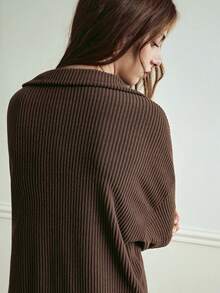 Écloséra French Retro Style Pullover Front Zipper Textured Ribbed Coffee Brown Long-Sleeved Sweatshirt For Spring Wear, Women's Casual Top, Women's Brown Top For Going Out.