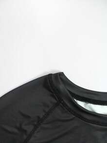 Manfinity Swimmode Summer Men's Gradient Surf Rashguard Swimwear For Beach & Holiday Cruise Clothes For Men Mens Rash Guard Shirt Men Active Wear Beach Wear For Men Swim Shirt For Men