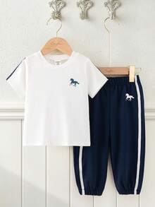 SHEIN Playful Pals 两件套婴儿/男婴黑白短袖上衣和裤子套装，侧边饰有滚边和马匹印花图案，时尚优雅，适合夏季居家或户外穿着。 - 彩色 - 查看 4