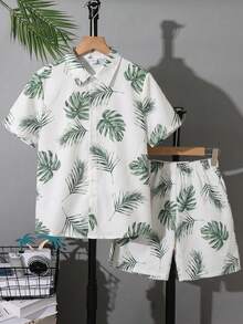 SHEIN 两件套男童休闲校服/度假印花衬衫短裤套装，适合通勤、上学、日常休闲、运动、春夏穿着。 - 彩色 - 查看 5