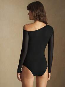 BizChic Bộ đồ liền thân nữ màu đen mới, kiểu dáng bất đối xứng, cắt xẻ, vai lệch, đính kim loại và lưới phối hợp, dành cho mùa Xuân/Hè 2026. - màu đen - Xem 10