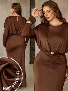 Flirla 大码女式纯色弹力丝滑针织圆领斗篷式连衣裙，收腰设计，饰有大号金属扣，鱼尾下摆，长袖，巧克力棕色，优雅百搭，适合通勤、复古法式、街头风、极简主义、怀旧风、澳式休闲风、正式办公场合、中东风情等多种风格，适合冬季、万圣节、圣诞节、感恩节、下午茶、派对、正式活动、家庭聚会等场合，秋冬新品上市。 - 摩卡棕 - 查看 6