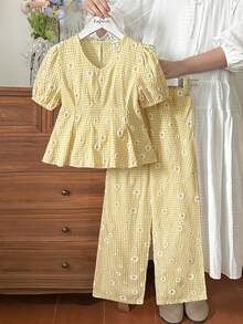 Vintaside Kids 少女黄色格子雏菊印花泡泡袖上衣和配套长裤套装，适合外出、休闲穿着和派对。