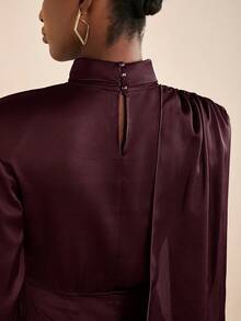 Zivah 2025秋季新款通勤休闲缎面立领长袖褶皱荷叶边系带垫肩迷你连衣裙，棕色 - 酒紅色 - 查看 3