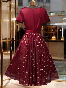 Franclia Đầm nữ cổ chữ V xẻ sâu, tay ngắn, chất liệu lưới bóng chuyển màu ở eo, vải màu trơn, trang trí nơ, eo chữ T, kiểu dáng đa năng và thanh lịch, thích hợp mặc hàng ngày. - Màu Đỏ Sâu - Xem 2