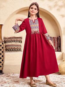 SHEIN Áo Jalabiya hoa cho bé gái tuổi teen, Áo Jalabiya thêu hoa cổ điển thanh lịch, Áo đầm dài tay truyền thống tối giản kiểu Ả Rập cho bé gái tuổi teen, phù hợp cho mùa xuân/hè, Áo đầm dài tay kín đáo thanh lịch, Áo Abaya cầu nguyện, Thoải mái dễ chịu, Trang phục thường ngày, Phong cách nghỉ dưỡng, Áo Kaftan kín đáo, Áo Jalabiya cho bé gái tuổi teen, Áo Jalabiya cho bé gái, Áo đầm đỏ. - Màu Đỏ Sâu - Xem 8