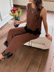 Serisse Bộ đồ nữ thanh lịch gồm áo không tay phối ren tương phản và quần ống rộng, thích hợp cho mùa xuân, hè và thu. - màu nâu - Xem 4