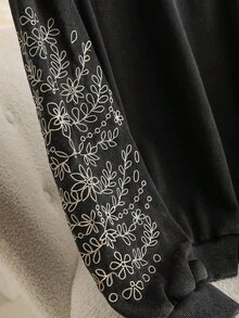 CosyJoli 大尺碼刺繡花卉水洗運動衫，女款深綠色秋季波希米亞日常長袖寬鬆圓領套頭休閒上衣 - 黑色 - 查看 5