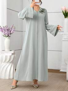 Al Najma Solid Color V-Neck Contrast Splice Decor Embroidered Loose Elegant Everyday Dress - Mint Green - View 3