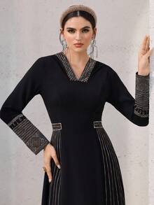 Al Najma 女士V领复古长袖收腰阿拉伯风长裙 - 黑色 - 查看 8