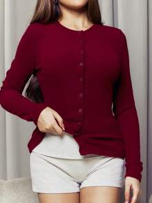 Criza Taa 罗纹纽扣长袖圆领上衣，休闲度假机场出行秋冬圣诞节优雅假日派对必备 - 酒紅色 - 查看 3