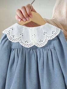 SHEIN 2pcs/Set Baby GirlCasual Countryside Style Peter Pan Collar Denim Outfit, Autumn/Winter - Light Wash - View 4