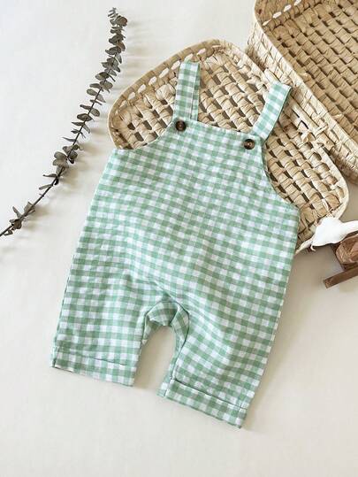 SHEIN Toddler Boys' Casual Cute Green Plaid Bib Shorts, Suitable For Spring/Summer Outings, Vacations, And Everyday Wear