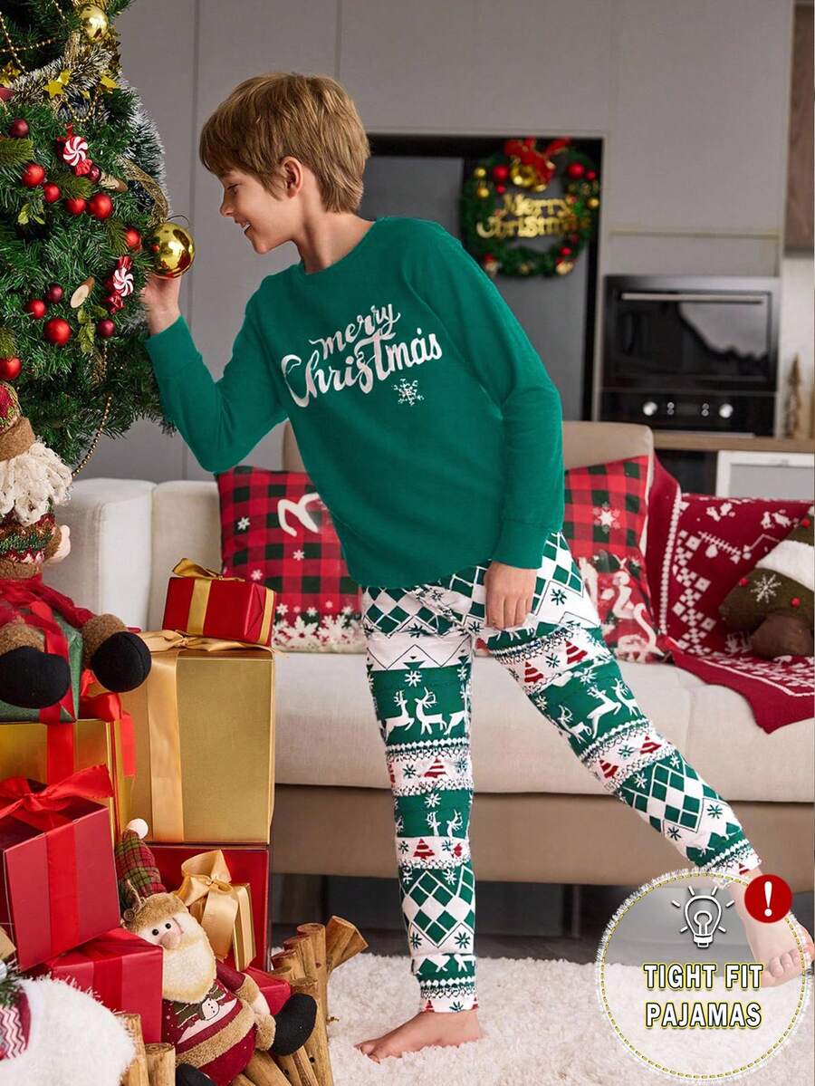 2 件男童圣诞快乐字母和鹿印花长袖上衣和裤子睡衣套装，圣诞主题，针织弹力面料 - 彩色 - 查看 1