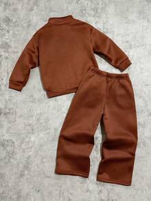 男童字母印花拉链连帽衫和裤子休闲套装 - 棕色 - 查看 2