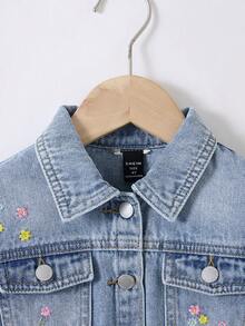 SHEIN 女童花卉刺绣蓝色牛仔翻领长袖短外套 - 淺色水洗藍 - 查看 5