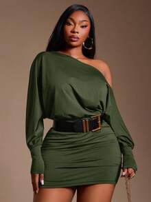 Radiana 这款军绿色休闲露肩不对称迷你连衣裙尺码齐全，风格百搭，适合日常穿着、约会、下午茶、朋友聚会等各种场合。它还可以作为晚礼服、春夏装、春季婚礼宾客上衣、优雅精致的上衣、正式场合、Y2K风格、生日派对或外出穿着。尺码齐全，款式经典。 - 軍綠色 - 查看 2