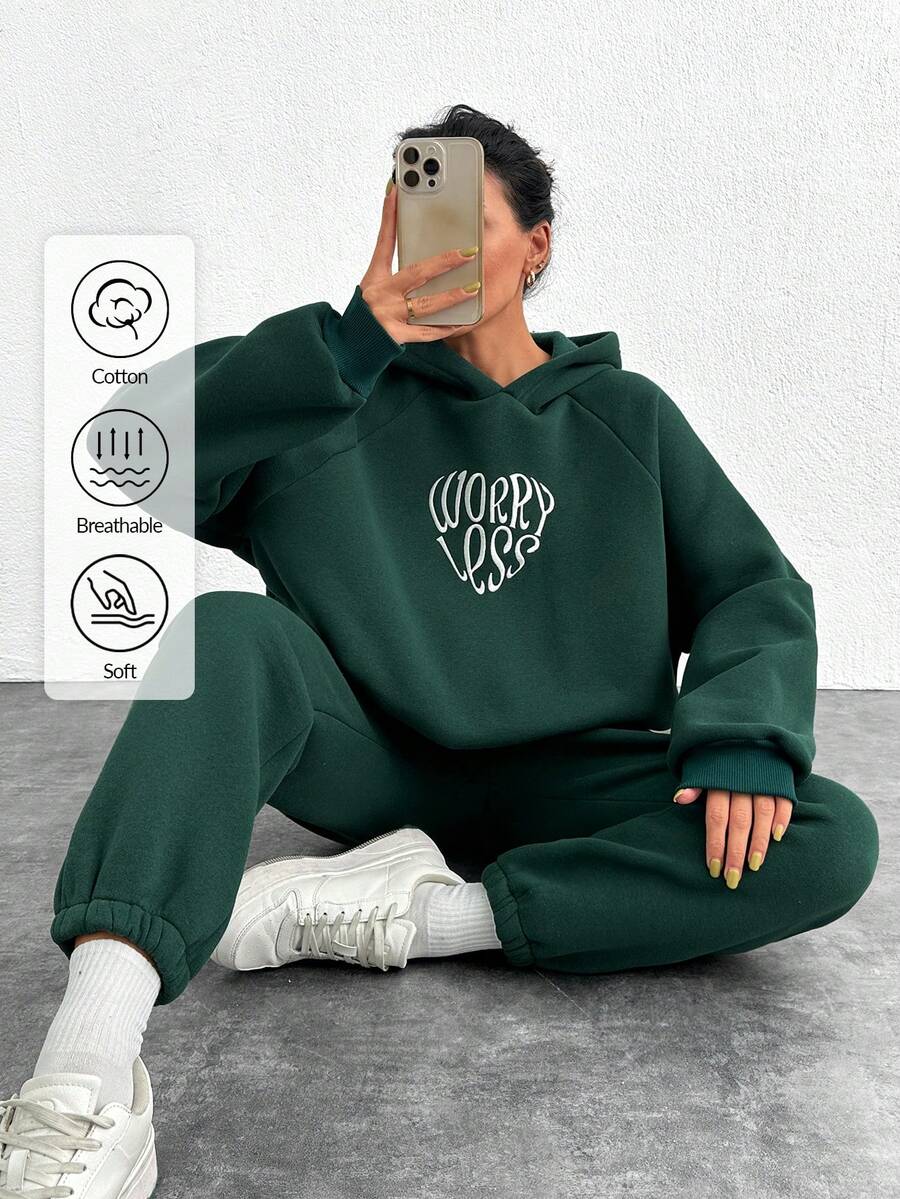 EURMUSE 女士 2 件套字母印花插肩袖连帽衫和运动裤休闲套装，秋冬