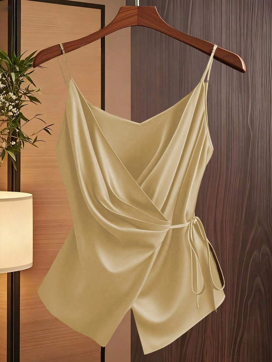 GlowEve 女士时尚休闲V领褶皱裹身蝴蝶结腰带A字吊带衫 - 鵝黃色 - 查看 1