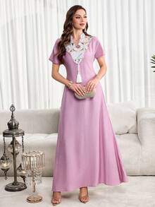 Al Najma 女款優雅度假風拼接刺繡缺口領短袖長版卡夫坦 Jalabiya 洋裝，棗粉色豹紋印花，夏季款 - 淡紫色 - 查看 4