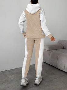 女士字母印花长袖连帽衫，带口袋和抽绳，休闲两件套 - 米色 - 查看 2