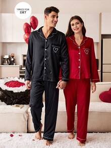 CoupledUp Bộ đồ ngủ nam dài tay, sọc đen, chất liệu giả lụa, họa tiết jacquard, có túi, thêu họa tiết, dành cho ngày Valentine. Bộ đồ ngủ đôi cho nam, thích hợp cho ngày Valentine. - màu đen - Xem 3