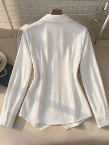 Franclia 女士休闲优雅白色长袖衬衫，配腰带装饰，时尚百搭，适合日常穿着/上学/度假/冬季穿着，也适合圣诞节、新年、跨年夜、派对、海滩、浪漫、情人节、约会、毕业季等场合，时尚休闲通勤装、商务办公装，百搭时尚的日常休闲装，都市教师职业装。 - 白色 - 查看 2