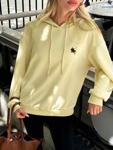 SHEIN EZwear 休闲简约骑士图案印花宽松连帽长袖厚款卫衣，适合秋冬季、返校季、机场装 - 杏色 - 查看 4