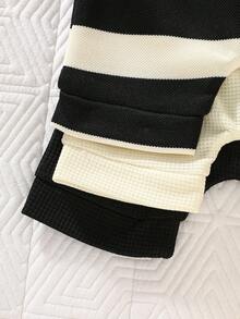 SHEIN Nouveau bébé garçon d'été 3 pièces short rayé noir abricot, short décontracté polyvalent mignon et simple pour nouveau-né. Short bébé garçon 3 pièces, short bébé rayé simple et basique - Multicolore - Voir 4