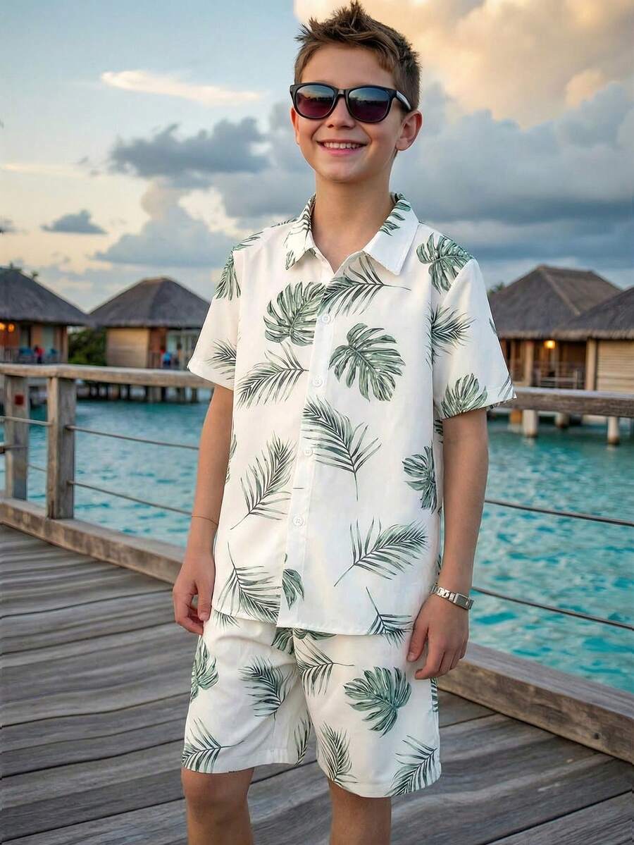SHEIN 两件套男童休闲校服/度假印花衬衫短裤套装，适合通勤、上学、日常休闲、运动、春夏穿着。 - 彩色 - 查看 1