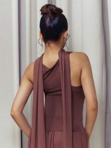 Criza Taa Robe longue asymétrique froncée marron sans manches avec épaules dénudées, tenues d'anniversaire pour femmes, tenues de soirée, robe d'invitée de mariage, tenue de concert, vêtements de rentrée scolaire, vêtements de début d'automne - Café - Voir 7