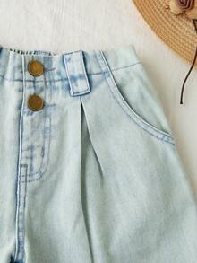 SHEIN Vintaside Kids شورتات جينز مستقيمة الساق للبنات، كاجوال، فضفاضة، خصر مطاطي، مناسبة للربيع/الصيف، للخارج، الشارع، المدرسة، الاستخدام اليومي، الحفلات، العطلات، التنقل، المنزل، وصول جديد للخريف - أزرق فاتح - مشاهدة 7