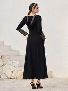 Al Najma 女士V领复古长袖收腰阿拉伯风长裙 - 黑色 - 查看 13